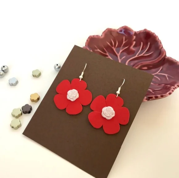 Earrings - Picture 1 of 4